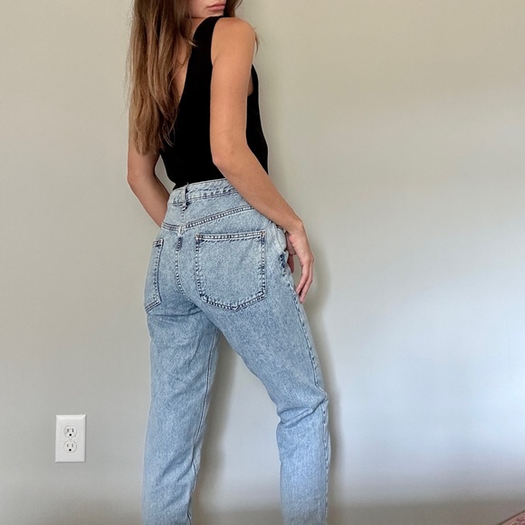 ASOS Acid Wash High Waist Mom Jeans Size 28 - Picture 3 of 9